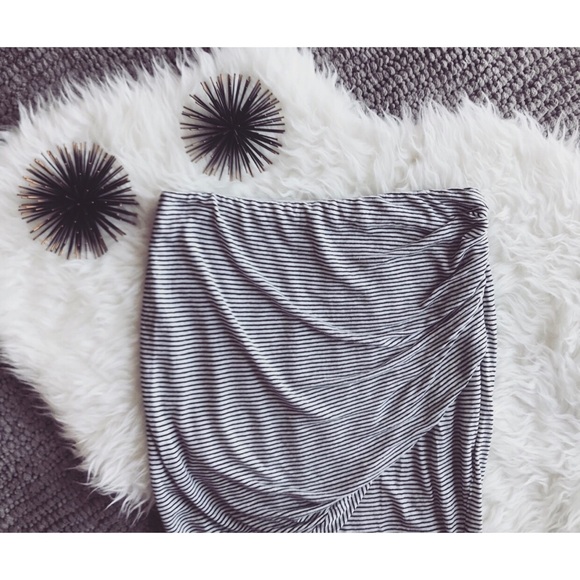 Alice + Olivia Dresses & Skirts - ❌SOLD❌Alice + Olivia Knit Skirt